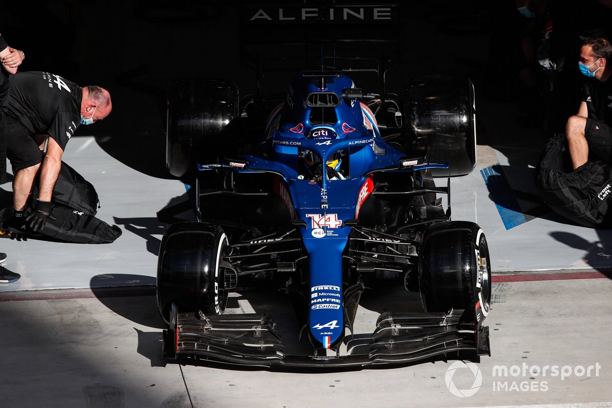 Fernando Alonso, Alpine A521, sort de son garage