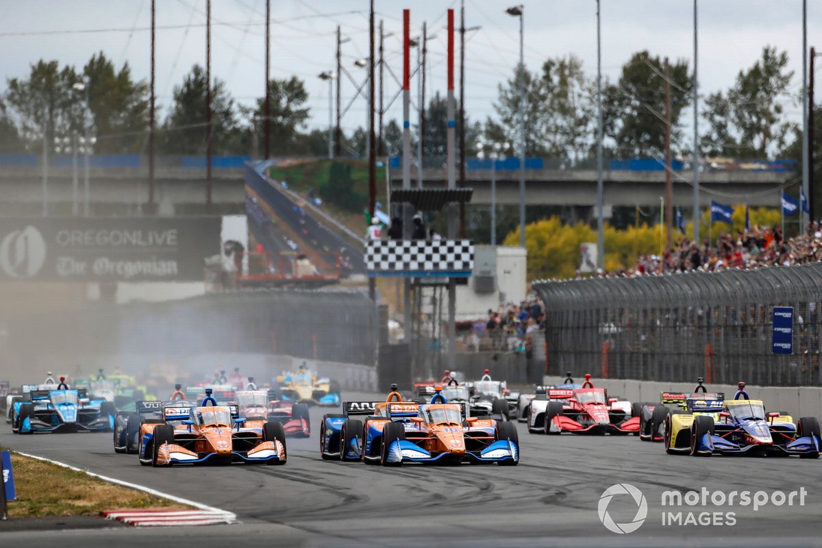 Alex Palou, Chip Ganassi Racing Honda, Scott Dixon, Chip Ganassi Racing Honda lead at the start