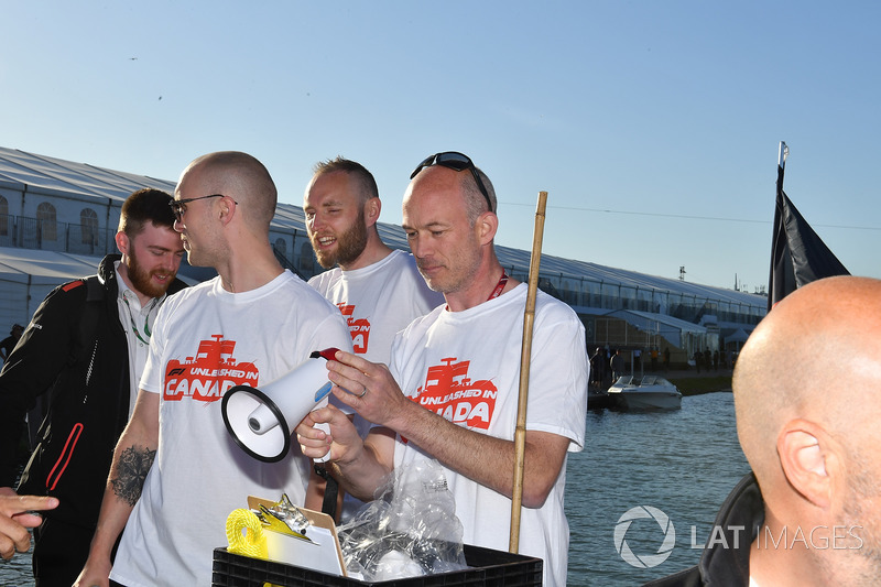 Raft race