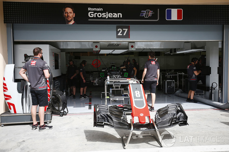 Romain Grosjean'ın garajı, Haas F1 Team VF-18 Ferrari