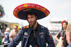 Daniel Ricciardo, Red Bull Racing with sombrero hat on the drivers parade