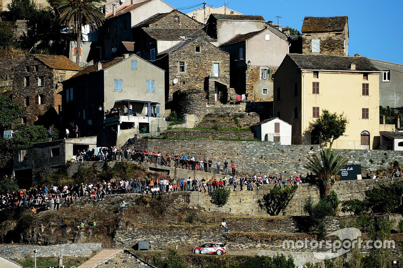 #6: Kris Meeke und Paul Nagle, Citroën DS3 WRC, bei der Rallye Korsika