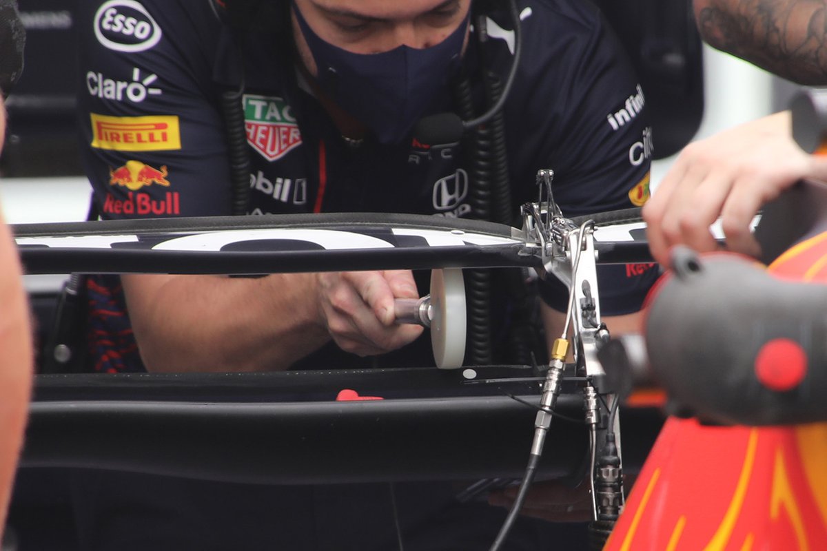 Red Bull Racing RB16B DRS gap checking