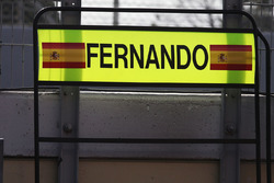 Pitbord voor Fernando Alonso, McLaren