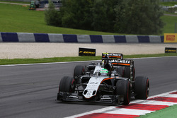 Nico Hulkenberg, Sahara Force India F1 VJM09 leads team mate Sergio Perez, Sahara Force India F1 VJM