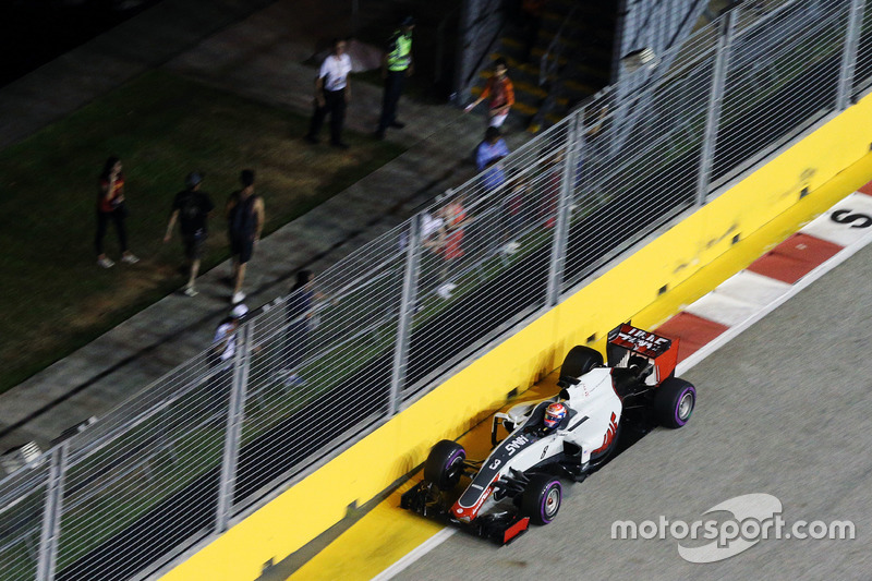 20: Romain Grosjean, Haas F1 Team VF-16 (incl. 5 plaatsen gridstraf vanwege bakwissel)