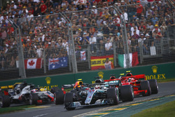 Льюіс Хемілтон, Mercedes AMG F1 W09, Кімі Райкконен, Ferrari SF71H, Себастьян Феттель, Ferrari SF71H