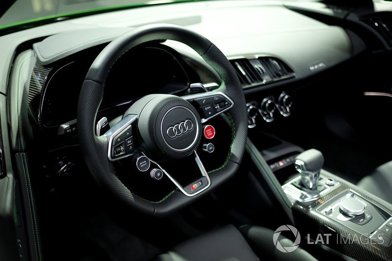 Audi R8 Spyder V10 plus