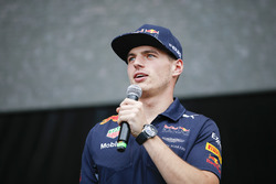Max Verstappen, Red Bull, in de F1 Fanzone