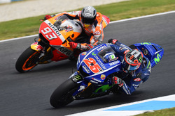 Maverick Vinales, Yamaha Factory Racing; Marc Marquez, Repsol Honda Team