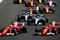 Sebastian Vettel, Ferrari SF70H, Kimi Raikkonen, Ferrari SF70H, Valtteri Bottas, Mercedes AMG F1 W08