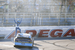 Yarış galibi Ricky Stenhouse Jr., Roush Fenway Racing Ford