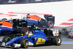 Marcus Ericsson, Sauber C35 crash bij de start