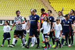 Fürst Albert von Monaco und Fernando Alonso, McLaren, bei einem Wohltätigkeitsfußballspiel