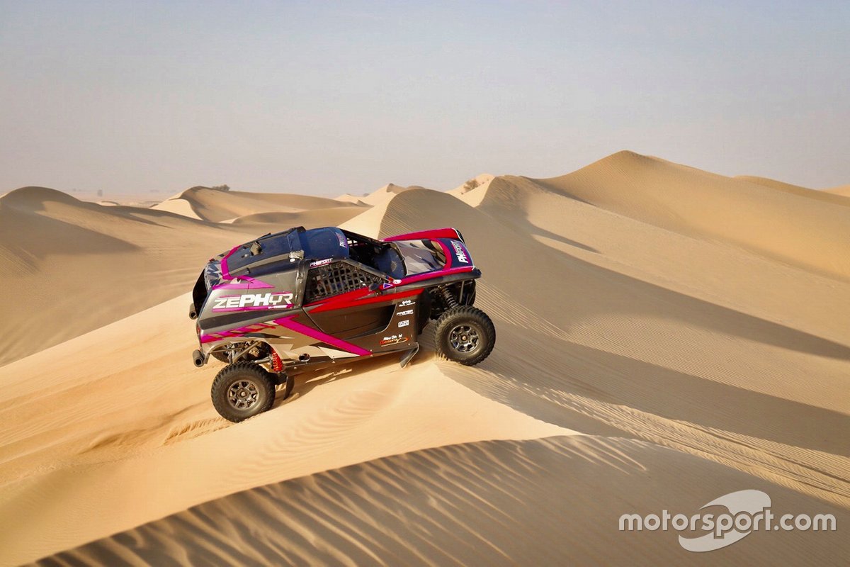 Pereli PH Sport Kris Meeke, dan navigatornya, Wouter Rosegaar, saat menguji PH Sport Zypher T3 yang akan digunakan dalam Dakar 2021.