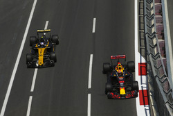 Max Verstappen, Red Bull Racing RB13, Jolyon Palmer, Renault Sport F1 Team RS17