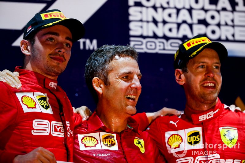 Charles Leclerc, Ferrari et le vainqueur Sebastian Vettel, Ferrari sur le podium