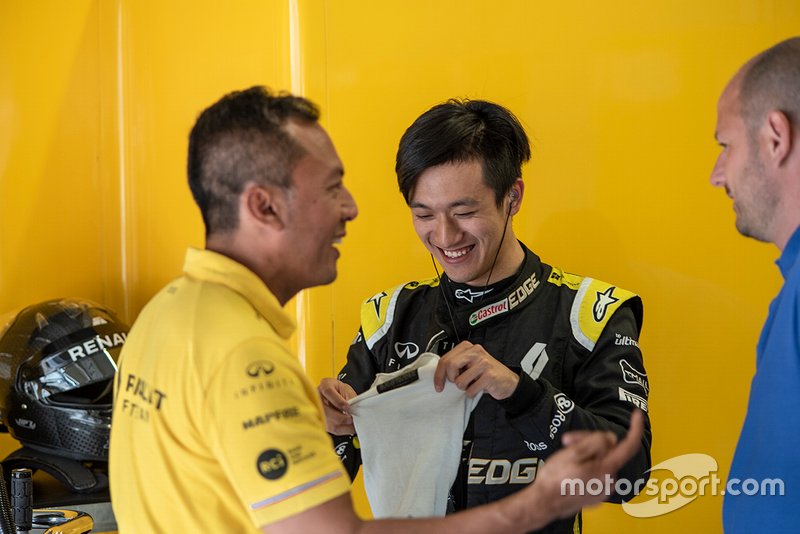 Guan Yu Zhou, Renault Sport Academy, menjajal mobil F1 2017 Renault 2017 di Austria