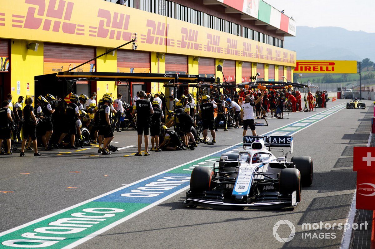 George Russell, Williams FW43, in the pit lane