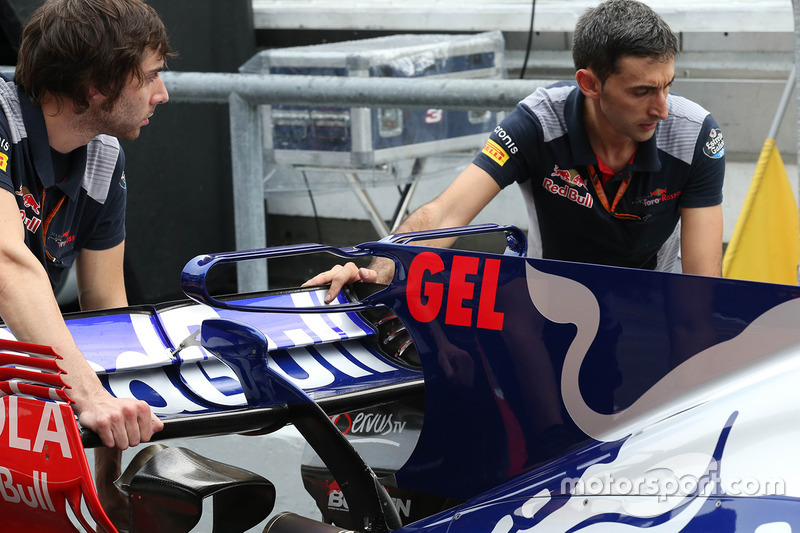 Scuderia Toro Rosso STR12 T Wing