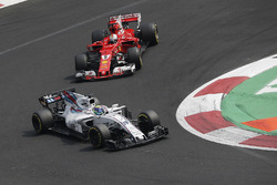 Felipe Massa, Williams FW40 and Sebastian Vettel, Ferrari SF70H battle