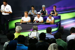 Прес-конференція FIA: Естебан Окон, Manor Racing; Ніко Хюлькенберг, Sahara Force India F1; Данііл Кв