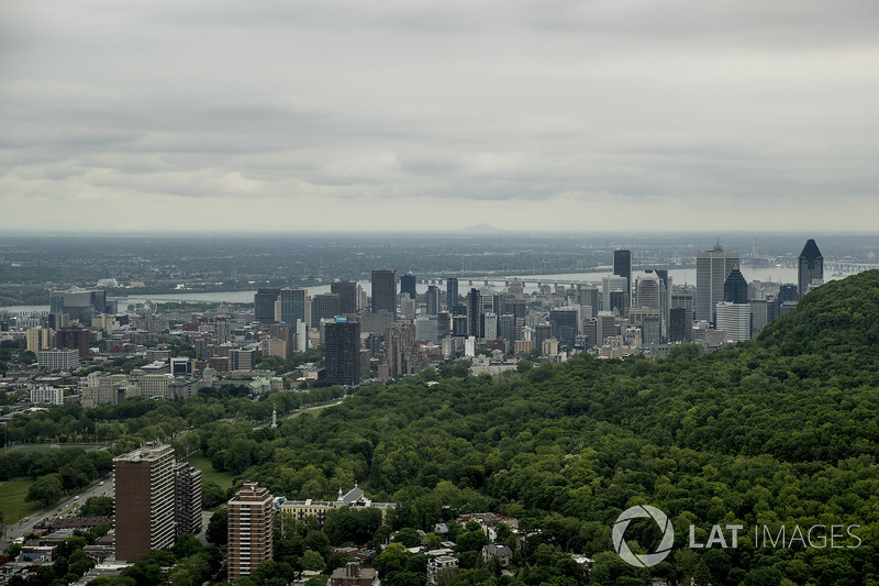 Une vue d'ensemble de la skyline de Montréal