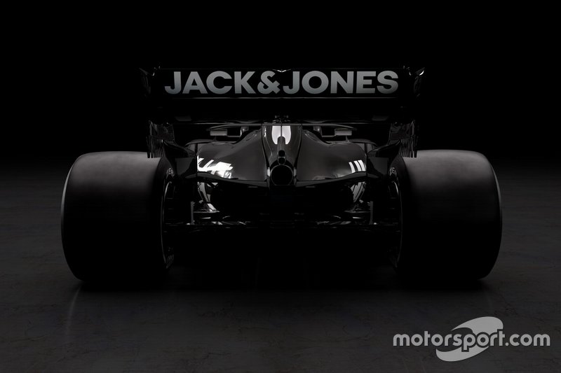 Haas VF-19: ecco gli scarichi verticali