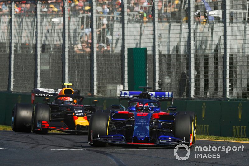 Daniil Kvyat, Toro Rosso STR14, devant Pierre Gasly, Red Bull Racing RB15