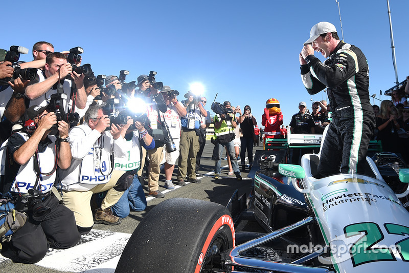 Сімон Пажно, Team Penske Chevrolet celebrates