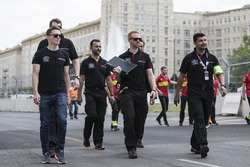 Mike Conway, Venturi track walk