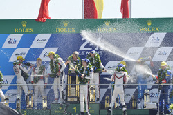 Podium: 1. Timo Bernhard, Earl Bamber, Brendon Hartley, Porsche Team; 2. Ho-Pin Tung, Oliver Jarvis,