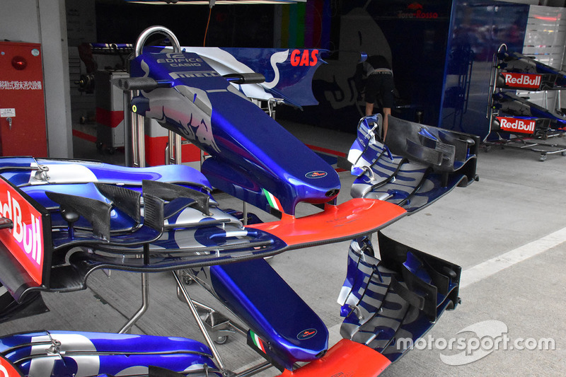 Toro Rosso STR12: Frontflügel