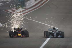 Макс Ферстаппен, Red Bull Racing RB14 Tag Heuer, Льюіс Хемілтон, Mercedes AMG F1 W09