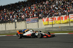 Кевін Магнуссен, Haas F1 Team VF-18, Фернандо Алонсо, McLaren MCL33