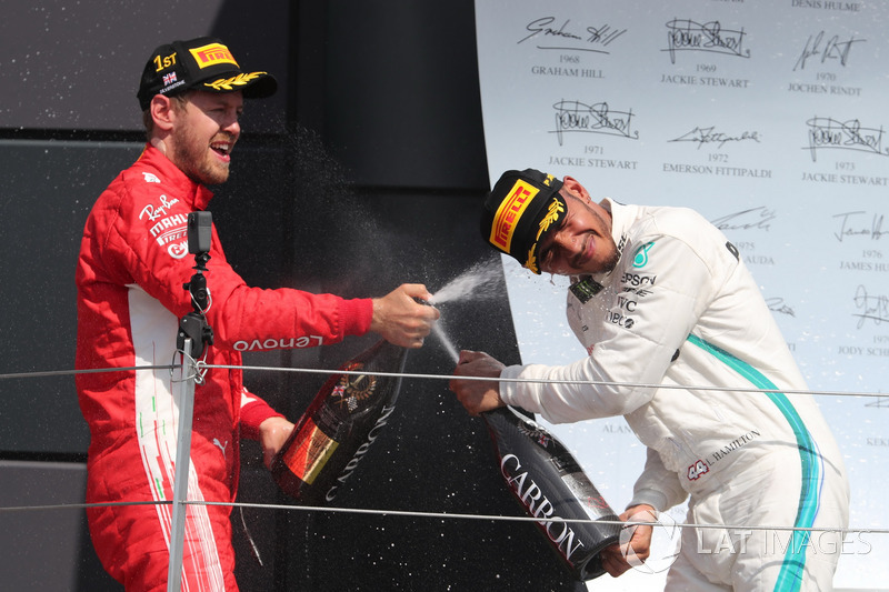 Себастьян Феттель, Ferrari, и Льюис Хэмилтон, Mercedes AMG F1