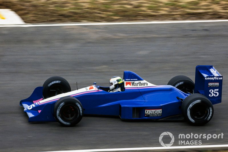 Stefan Johansson ketika turun dengan Onyx ORE-1 bermesin Ford di GP Brasil 1990.