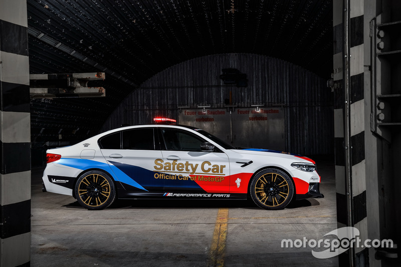Автомобіль безпеки BMW M5 MotoGP