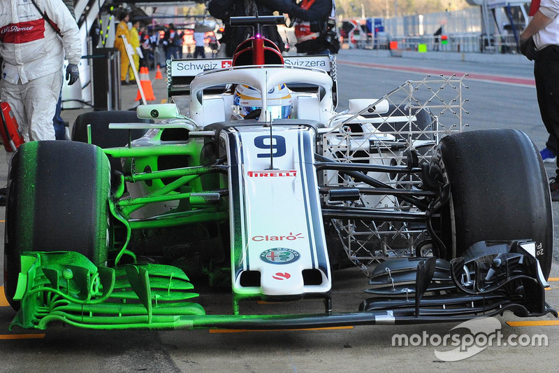 Marcus Ericsson, Alfa Romeo Sauber C37 avec de la peinture et des capteurs aérodynamiques
