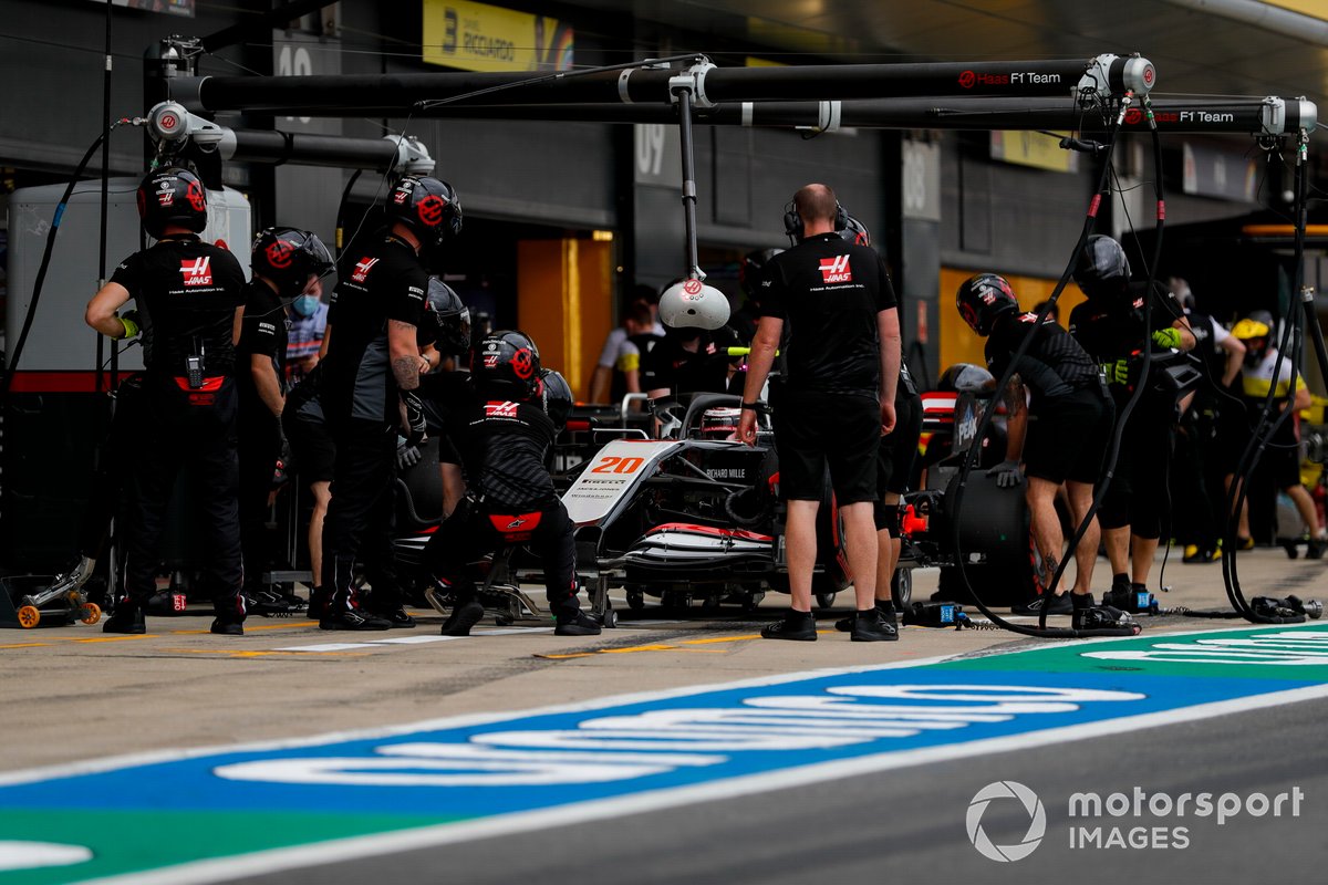 Kevin Magnussen, Haas VF-20, in the pits