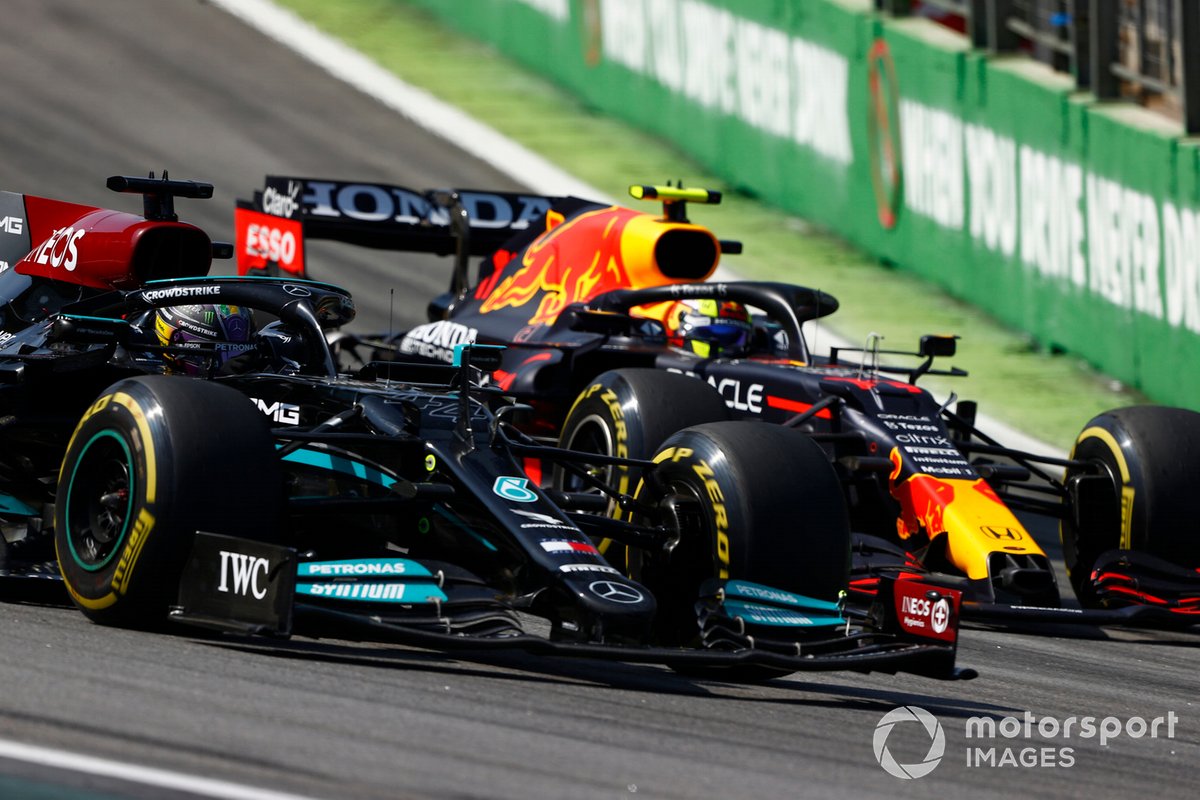 Hamilton vecht zich naar voren in de sprintrace en herhaalde dat in de Grand Prix