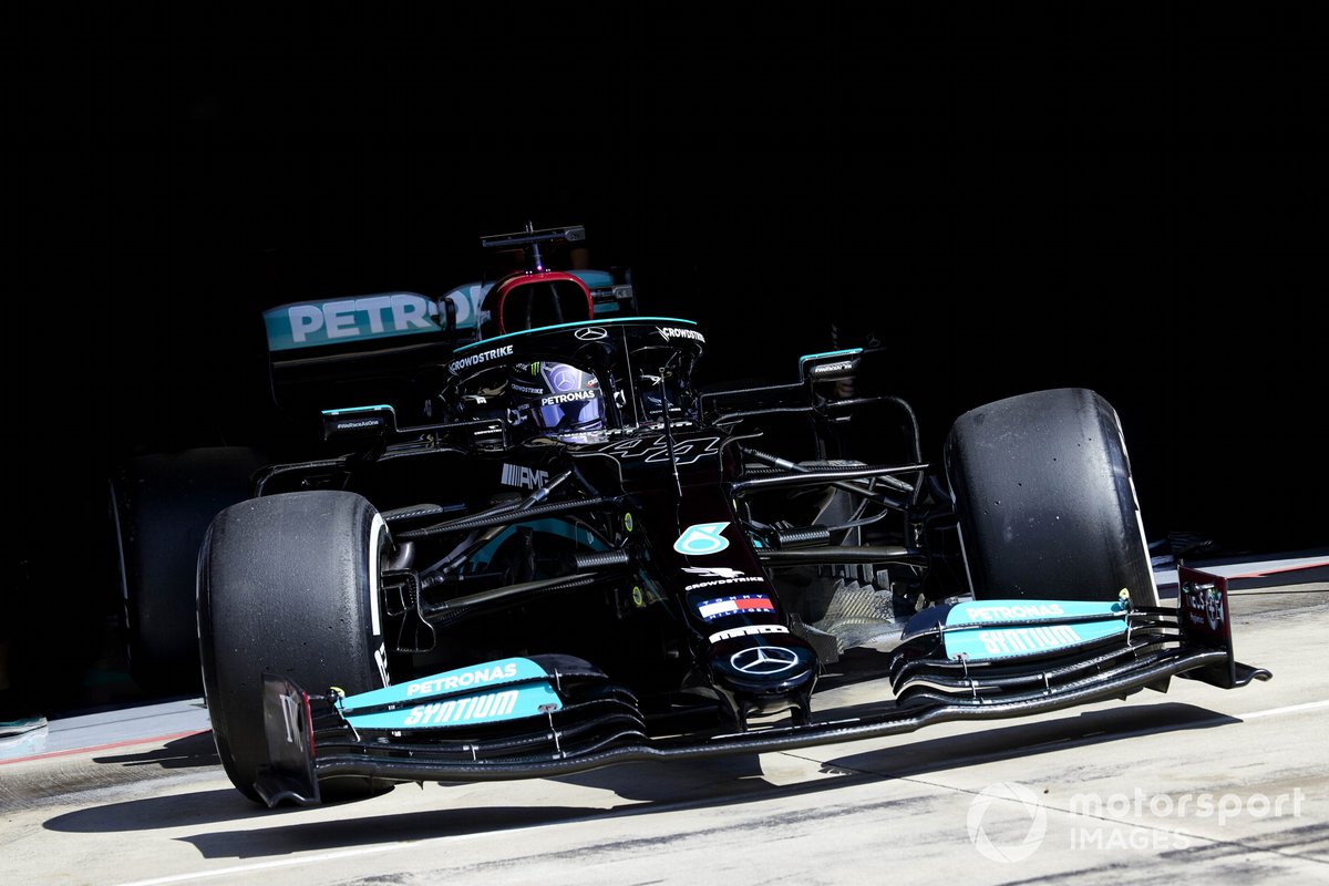 Lewis Hamilton, Mercedes W12, leaves the garage