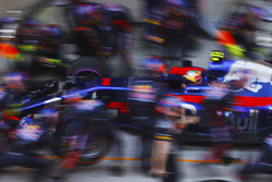 Карлос Сайнс-мол., Scuderia Toro Rosso STR12