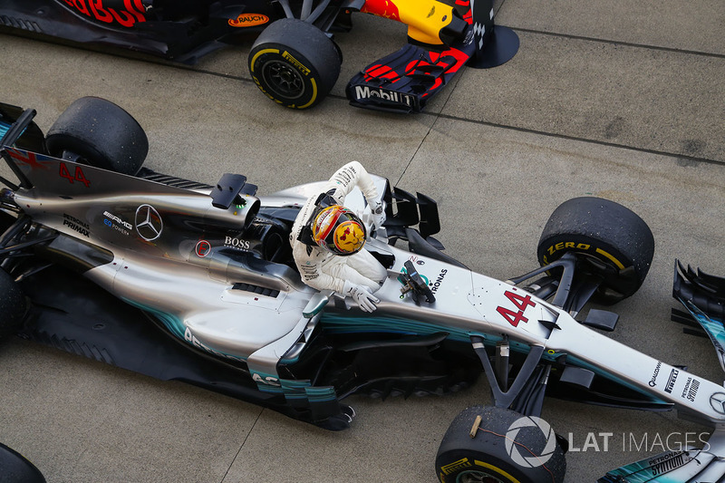 Race winner Lewis Hamilton, Mercedes AMG F1