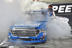 Race winner Kyle Busch, Kyle Busch Motorsports Toyota