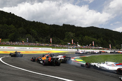 Felipe Massa, Williams FW40, Stoffel Vandoorne, McLaren MCL32, Lance Stroll, Williams FW40