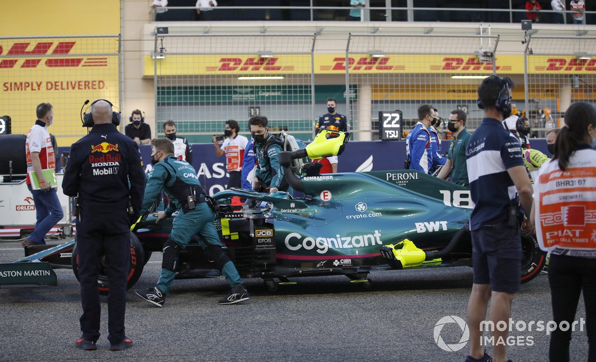 Lance Stroll, Aston Martin AMR21, op de grid