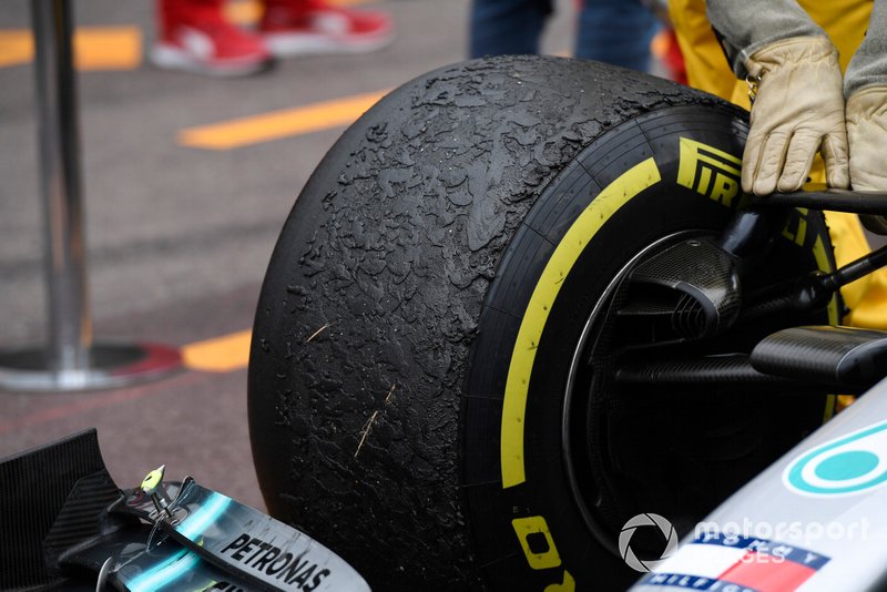 Worn tyres on the car of Lewis Hamilton, Mercedes AMG F1 W10, after the race