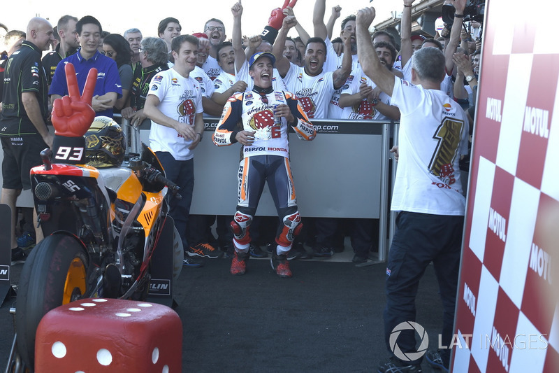 El campeón del mundo, Marc Marquez, Repsol Honda Team, celebra el título