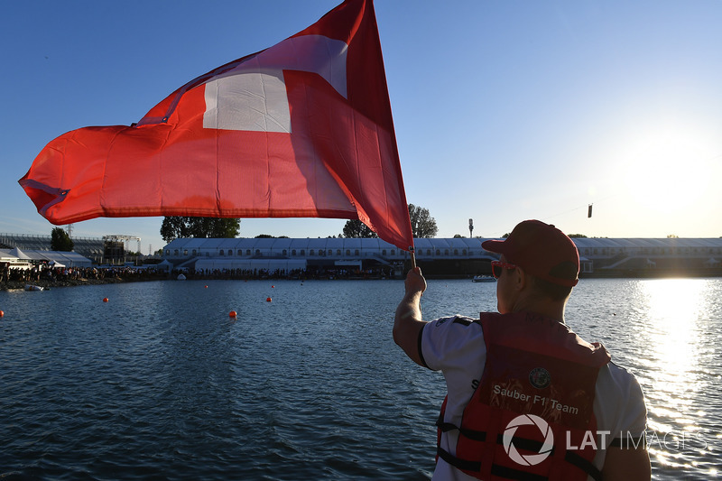 Sauber at the raft race